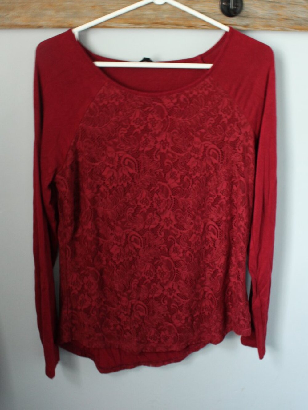 Kenneth Cole Size M Floral Lace Burgundy/Red L/S